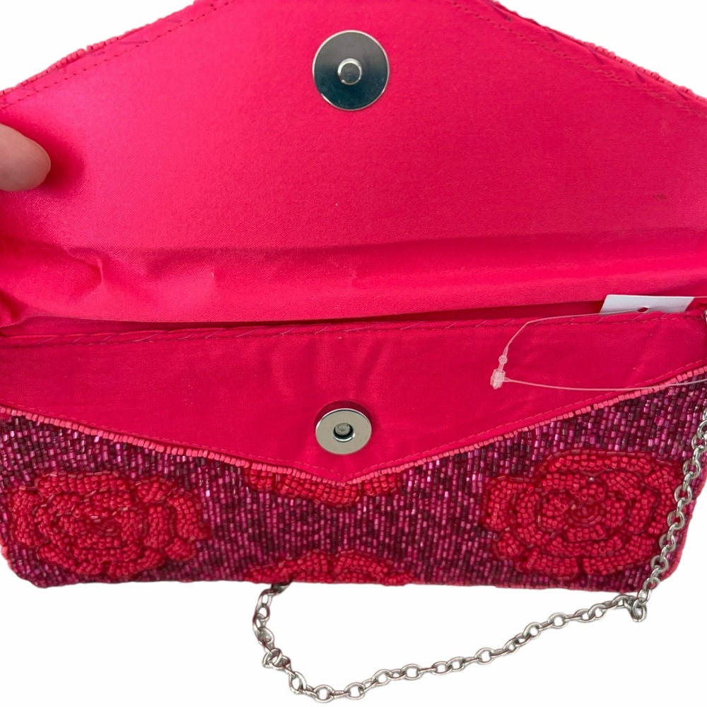 Sol and Mer Red Beaded Floral Envelope Clutch w/Crossbody chain strap - Picture 5 of 7